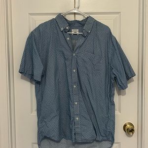 Short Sleeve Button Up Size L